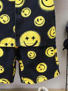 SHEIN 男童2入組黑色時尚休閒趨勢可愛表情印花牛仔襯衫頂部和鬆身牛仔彈性腰短褲，舒適寬鬆牛仔短褲，兒童服裝男童適用於度假和日常穿著，開學季服裝