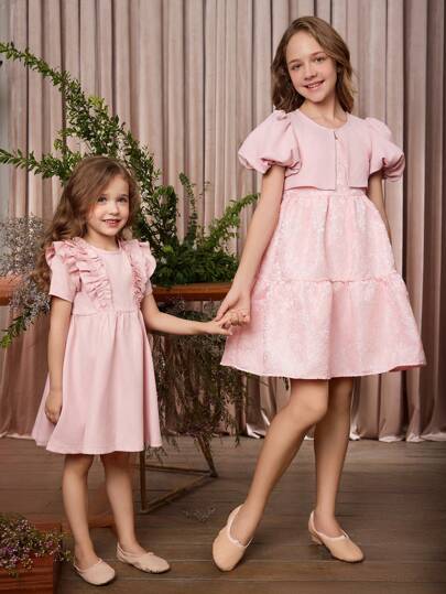 SHEIN Young Girl Round Neck Short Sleeve Triple Ruffle Hem Floral Jacquard Dress