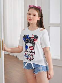 SHEIN Camiseta informal con cuello redondo para niña preadolescente de talla extendida con patrón de dibujos animados y huecos en la parte delantera