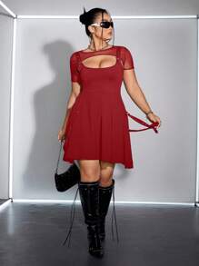 SHEIN ICON 加大尺碼夏季時尚網眼背心裙，配有帶扣式腰帶和雨傘狀下擺