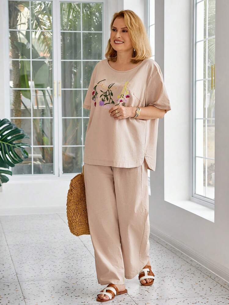 Plus Size Women's Fashion Printed Short Sleeve Top And Long Pants Two-Piece Set