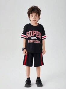 2-teiliges Set aus sportlichem, locker sitzendem Rundhals-T-Shirt mit mehrfarbigem Buchstabendruck und lässigen Shorts für Jungen. Geeignet für den Alltag und Sportausflüge., Drop Shoulder