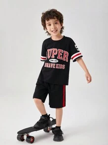2-teiliges Set aus sportlichem, locker sitzendem Rundhals-T-Shirt mit mehrfarbigem Buchstabendruck und lässigen Shorts für Jungen. Geeignet für den Alltag und Sportausflüge., Drop Shoulder