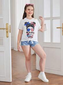 SHEIN Camiseta informal con cuello redondo para niña preadolescente de talla extendida con patrón de dibujos animados y huecos en la parte delantera