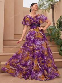 UNITHORSE Random Cut Floral Pattern Batwing Sleeve Dress With Waist Beading And Embroidery, Elegant And Sophisticated With A High-End Flair