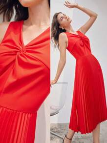 MOTF PREMIUM ROBE unicolore À TORSION AVEC BUSTE PLISSÉ ET OURLET - Rouge - Voir 10