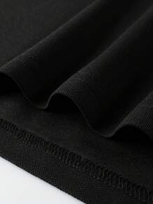 Manfinity Homme 男士夏季騎士印花條紋短袖休閒Polo衫，適用於工作與休閒 - 黑色 - 查看 5