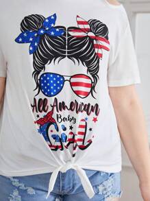 SHEIN Camiseta informal con cuello redondo para niña preadolescente de talla extendida con patrón de dibujos animados y huecos en la parte delantera