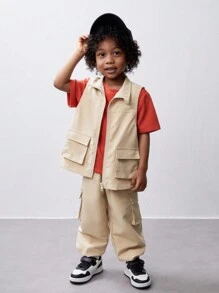 SHEIN Atuendo informal de 3 piezas para niño joven que incluye camiseta estampada de punto, chaleco de bolsillo utilitario y pantalón largo
