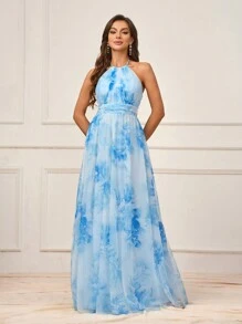 SHEIN Belle 女士浪漫淺藍色超柔軟紗印花連衣裙，大花和流動的面料掛脖款聚集的露肩無袖後肩帶和蝴蝶結A線裙，適合浪漫婚禮活動約會開學季蜜月假期姐妹裝伴娘禮服 - 淺藍色 - 查看 8