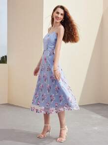 MOTF PREMIUM VESTIDO DE MANGA DE CAPA CON MALLA BORDADA CON DISEÑO FLORAL SIN CINTURÓN