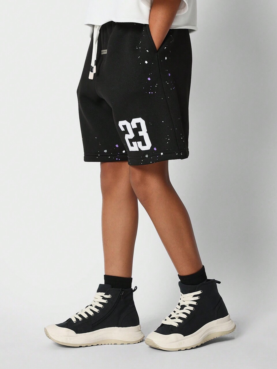 Tween Girls Bermuda Short With Number And Paint Print
