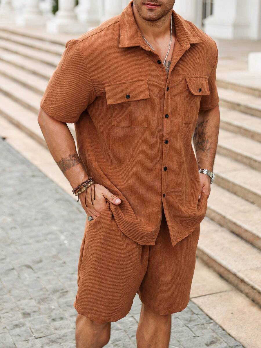 Manfinity Homme 男款大碼夏季純色工作服口袋短袖襯衫和短褲休閒套裝 - 棕色 - 查看 1