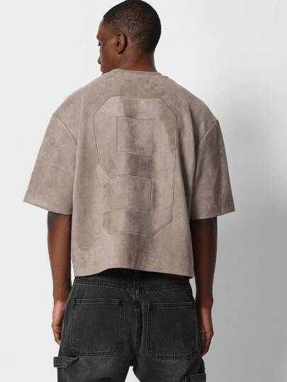 SUMWON Camiseta de manga corta ajustada con bordado de número en la espalda en suedette