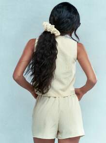 MISSGUIDED Street Textured Ribbed Buttoned Vest Top And Shorts Co-Ord With Scrunchie - Yellow - View 2