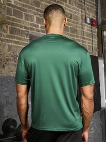 Manfinity Sport Corelite Boyfriend Style Men's Round Neck Letter Printed Summer Short Sleeve Workout T-Shirt