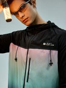 In My Nature ผู้ชายไล่โทนสีเย็บปะติดปะต่อกัน Drawstring คลุมด้วยผ้าแจ็คเก็ตป้องกันแสงแดดกลางแจ้ง - สีชมพูพาสเทล - ดู 5