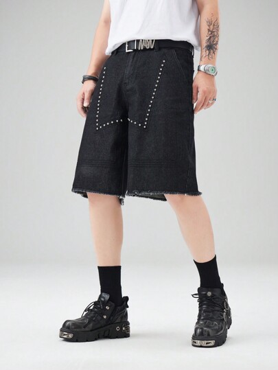 Jean Capri à bords effilochés et jambes larges de coupe ample pour hommes avec patchwork à décorations stud, mode de rue et vintage