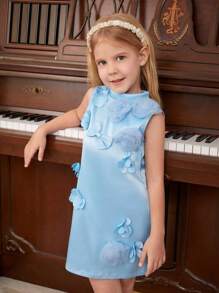 SHEIN Vestido de niña estilo princesa color azul agua salada con cuello alto y flores en 3D en mangas cortas, un vestido de niña a la moda y versátil para primavera, verano y otoño - Azul - Ver 1
