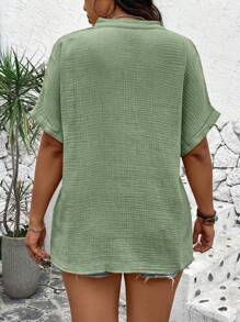 SHEIN LUNE Camisa de vacaciones de manga murciélago con cuello en V y talla grande de unicolor - Verde - Ver 2