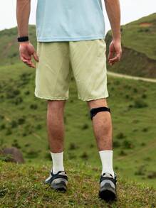 Herren Outdoor Shorts in schlichten Unifarben, locker geschnitten, 'In My Nature' Design - Kadettenblau - Übersicht 2