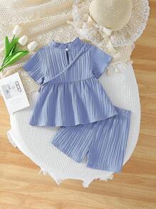 SHEIN Vintaside Kids Conjunto para bebé niña con decoración floral, camiseta de manga corta y pantalones cortos a la moda - Azul lavado oscuro - Ver 2