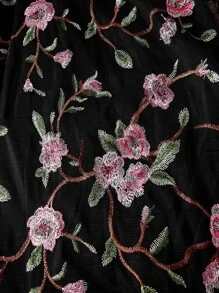 SHEIN Belle Elegant Black Straps V-Neck Bra Cups Upper Section Lace Waist Section Three-Dimensional Applique High Waist Thin Hem Mesh Splicing Fishbone Three-Dimensional Slimming Romantic Embroidery Flowers And Floor Dragging Pendulum Dating Bachelorette Party Graduation Wedding Event Heavy Industry Dinner Party