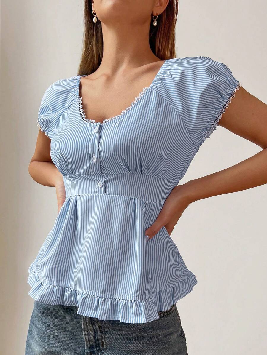 SHEIN Essnce 女士休閒可愛性感藍白條紋蕾絲邊荷葉邊飄逸連衣裙，夏季休閒波霍寶寶嬰兒裙完美選擇 - 藍色 - 查看 1