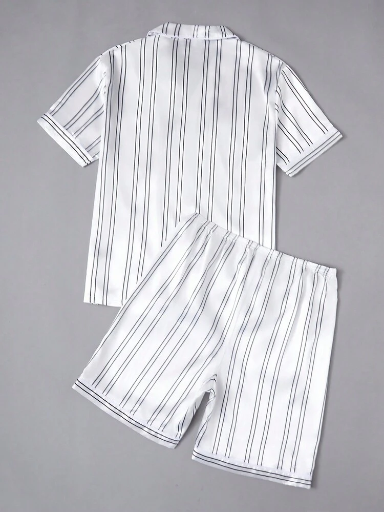 Herren Set aus Kurzarm-Shirt, Shorts und Strickjacke im Freizeitlook