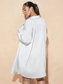 SHEIN BAE 大码约会、度假、闺蜜、派对、日常外出、白色长款宽松缎面衬衫和细肩带垂褶迷你太阳裙、长款衬衫和吊带裙两件套海滩女士连衣裙两件套服装 - 白色 - 查看 2