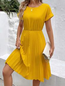 EMERY ROSE Fashionable & Elegant Pleated Short Sleeve Dress Maxi Women Outfit