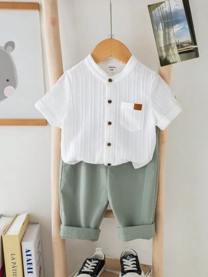 SHEIN LMoss Kids 2 件套男婴休闲假日纯色简约短袖衬衫上衣和松紧腰裤套装，春夏秋