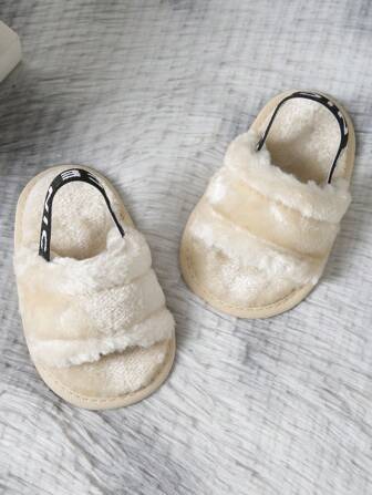 夏季时尚毛茸茸鞋垫女童凉鞋、婴幼儿凉鞋和拖鞋