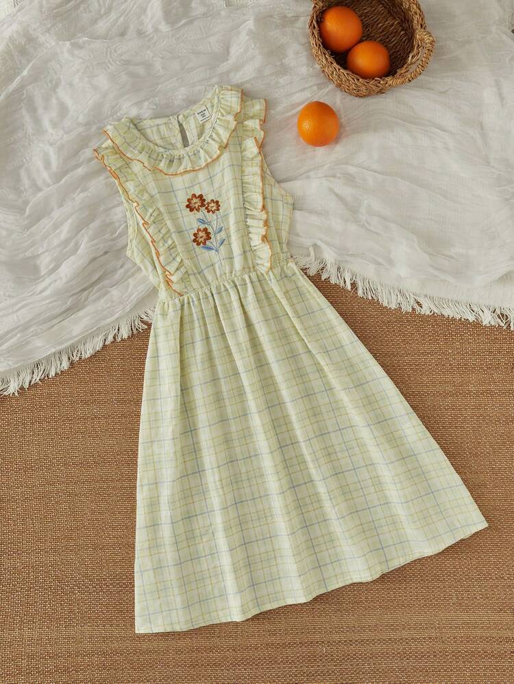 Tween Girl Fashionable And Sweet Sleeveless Dress With Checkered Print, Floral Pattern And Lace Embellishment