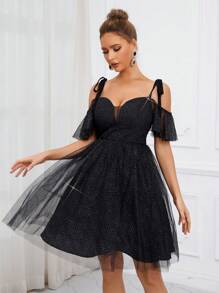 SHEIN Belle 優雅，華麗，精緻，迷人，時尚且流行，女士經典黑金色閃亮網紗面料，露肩帶蝴蝶結，荷葉袖，V領，防走光收集設計，收集裝飾，高腰A字型大擺傘裙，蓬鬆公主風格，適合節日，音樂節，返校，畢業典禮，舞會，下午茶，約會，派對，雞尾酒會，正式場合 - 黑色 - 查看 5