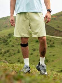 Herren Outdoor Shorts in schlichten Unifarben, locker geschnitten, 'In My Nature' Design - Kadettenblau - Übersicht 6