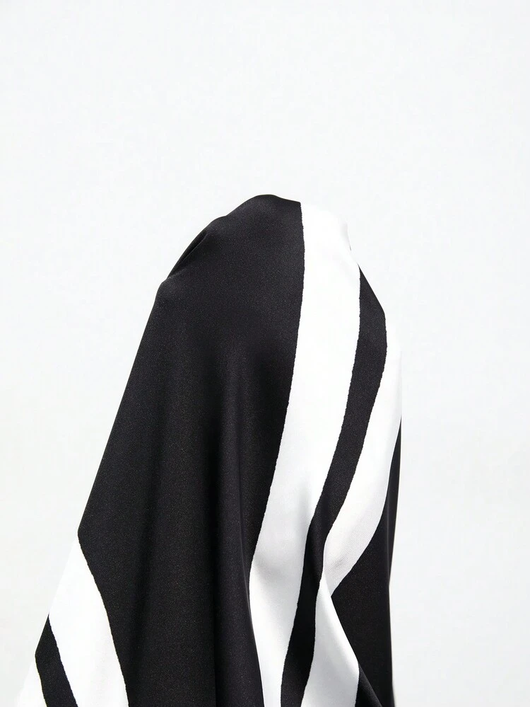 SHEIN Maija Women Black & White Graphic Print Straight Leg Casual Pants