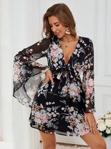 SHEIN VCAY Vacation Woven Printed V-Neck Bell Sleeve Bodycon Mini Dress For Women