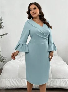 SHEIN Privé 大碼純色V領交叉綁帶長袖優雅連衣裙 - 淺藍色 - 查看 6