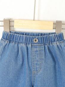 SHEIN Playful Pals 寶寶女孩寬鬆輕便休閒牛仔褲，適用於假期 - 中等水洗藍 - 查看 3