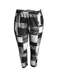 Plus Size Women's Printed Drawstring Harem Pants - Black and White - View 3