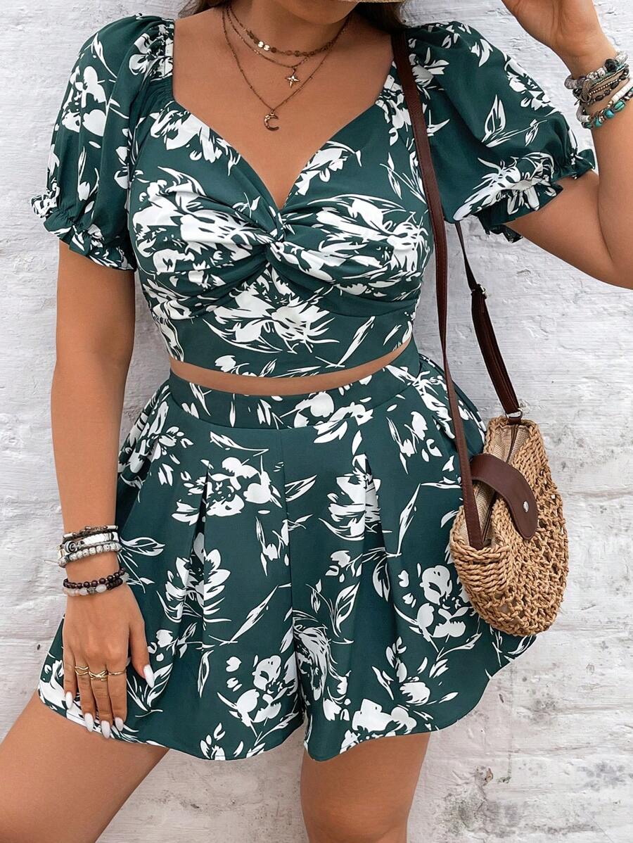 SHEIN VCAY Plus Size Vacation Peplum Hem Puff Sleeve Shirt And Shorts Set - Multicolor - View 1