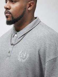 Manfinity VCAY Men's Plus Size Knitted Casual Short Sleeve Polo Shirt, Loose Fit With Drop Shoulder And Embroidered Letters, Solid Color, Suitable For Summer Sports