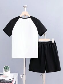 SHEIN Tween Boy Comfortable Loose Fit Racing Pattern Raglan Sleeve Short Sleeve T-Shirt & Letter Printed Shorts Set, Summer - Black - View 2