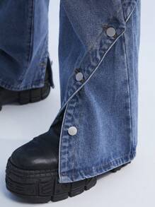 Manfinity EMRG Y2K Retro Street Style Men's Light Blue Asymmetric Wide Leg Baggy Jeans - Medium Wash - View 4