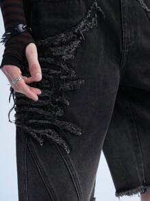 Manfinity Denimwave Y2K Vintage Streetwear 男式黑色不对称牛仔拼布短裤 JORTS - 黑色 - 查看 6