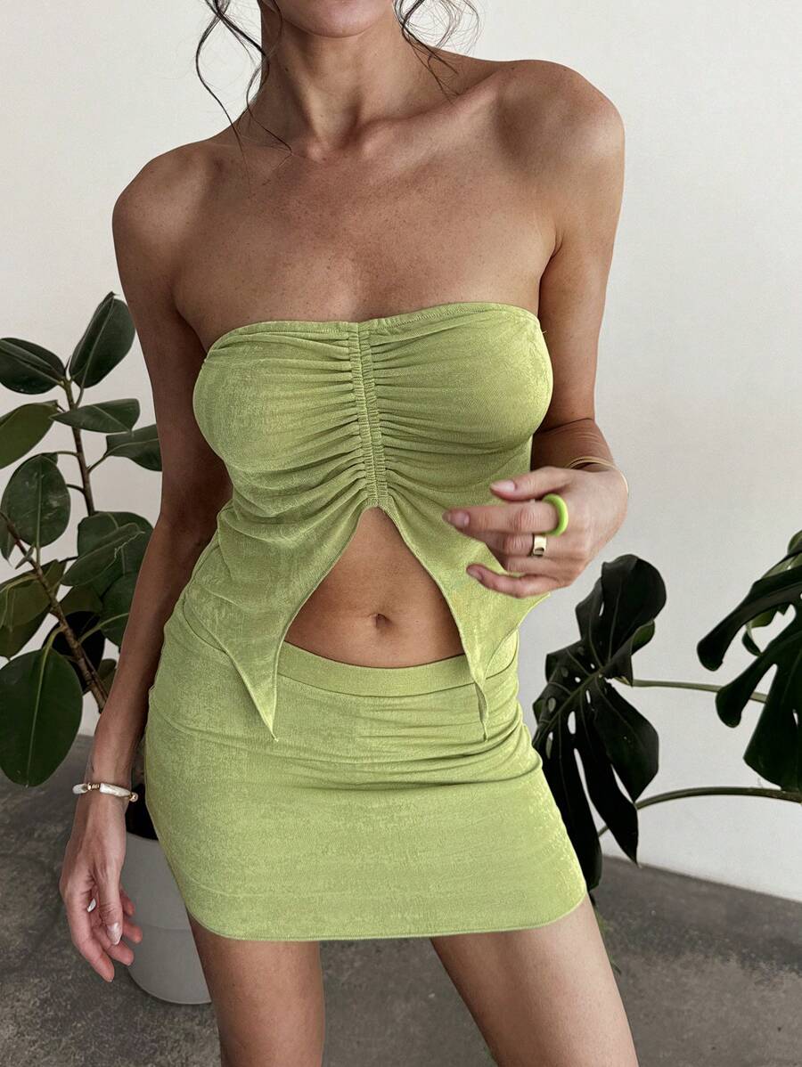 Aloruh Bộ váy bó sát không dây mùa xuân/hè lãng mạn với đường viền xếp ly bất đối xứng + váy ngắn cạp thấp cho nữ - màu xanh lá - Xem 1