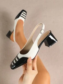 Sandálias Mary Jane de Salto Grosso em Revestido com Bico Quadrado Fechado e Design Vazado - Preto e Branco - Ver 3