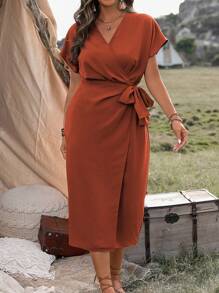 SHEIN LUNE Robe longue à manches courtes en couleur unie simple pour femmes de grande taille, tenue quotidienne