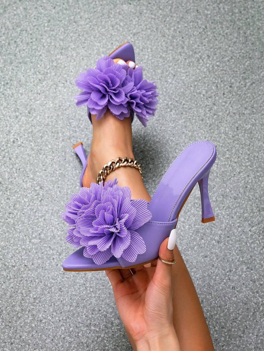 Sandalias de tacón alto para mujer de moda en color morado claro, zapatos de salón para la primavera y el verano, punta afilada con tacones delgados y suela antideslizante, diseño con adornos de flores - Púrpura malva - Ver 1
